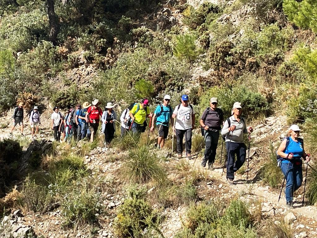 La ruta de senderismo desde Beas al Albaicín pondrá el paréntesis veraniego al programa anual llevado a cabo por el AMD de Almuñécar este domingo